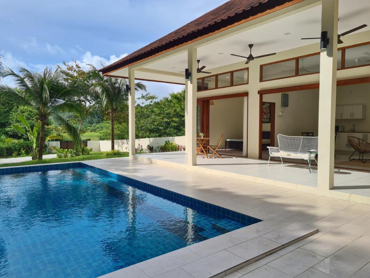 Villa Meranti - Spacious Private Pool Villa Pantai Cenang  Exterior photo