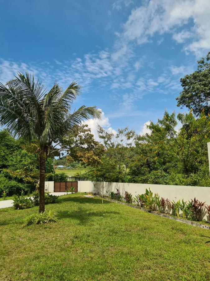 Villa Meranti - Spacious Private Pool Villa Pantai Cenang  Exterior photo