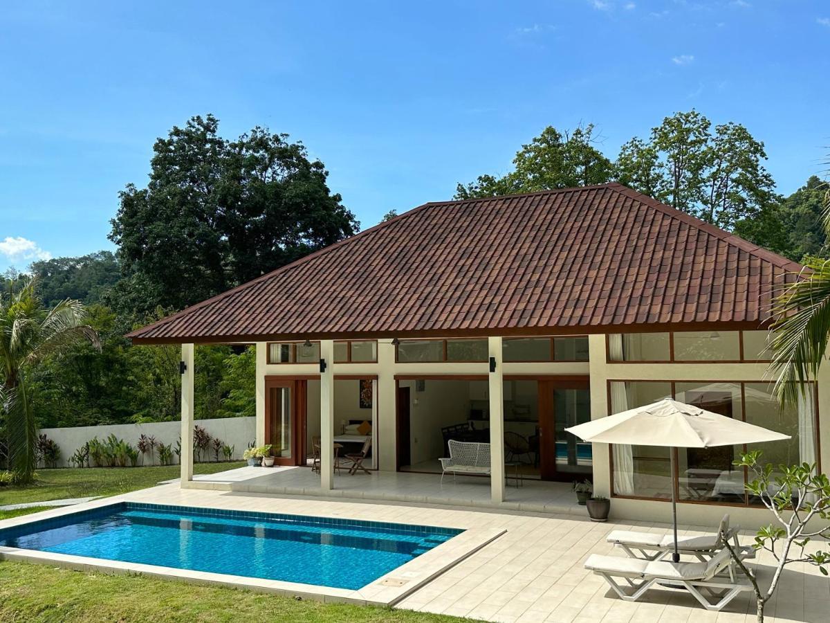 Villa Meranti - Spacious Private Pool Villa Pantai Cenang  Exterior photo